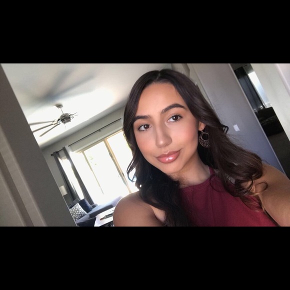 Meet your Posher, Madalynn - Picture 1 of 1